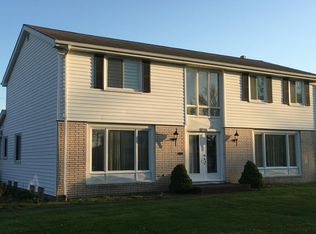 25030 Penshurst Dr, Beachwood, OH