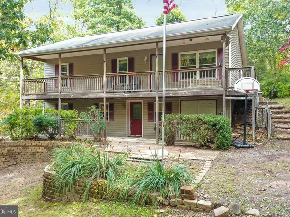 96 Edge Of Woods Ln, Hedgesville, WV 25427