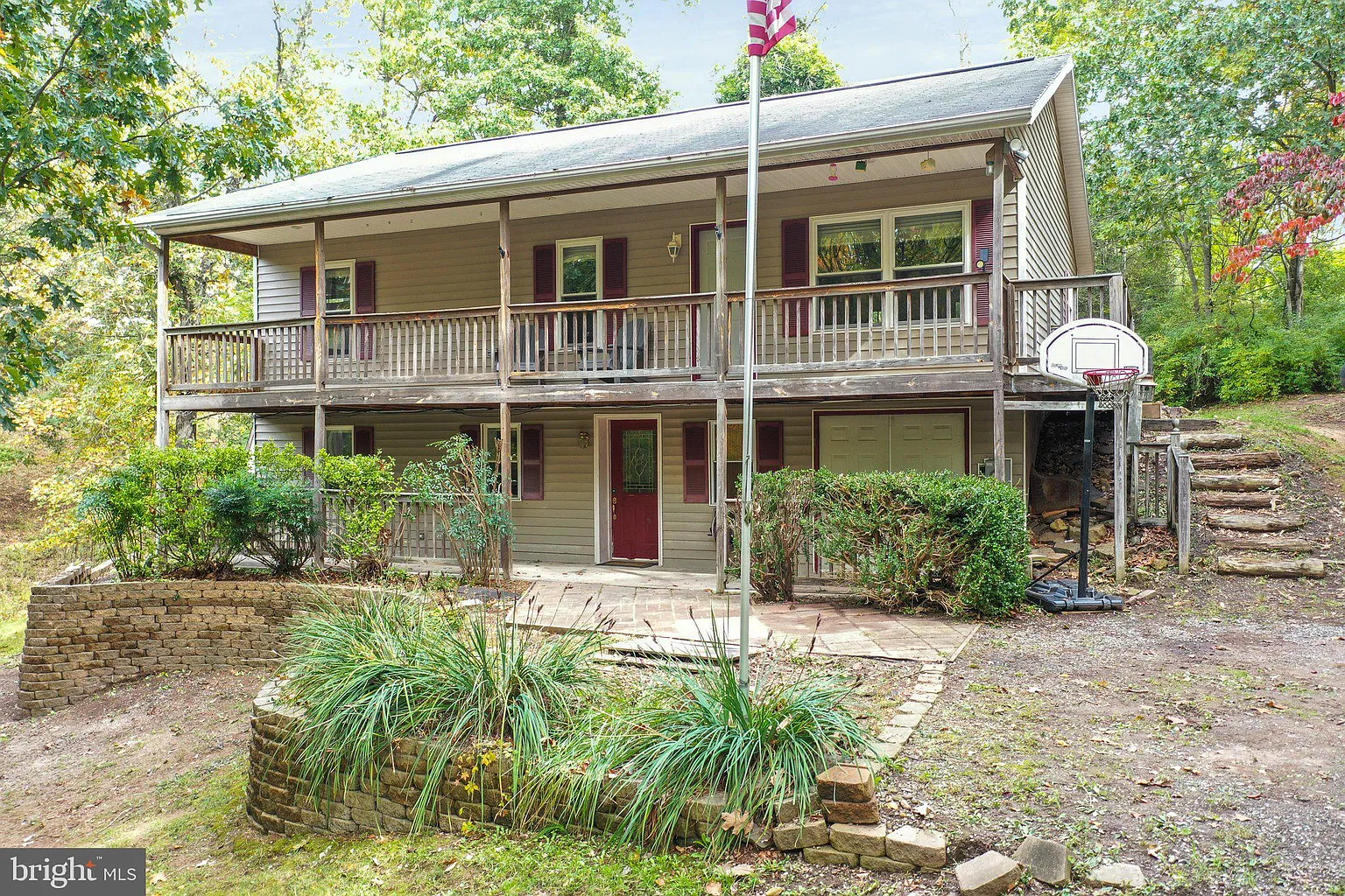 96 Edge Of Woods Ln photo 1