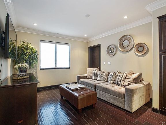 5th image of 155 Cordova St Unit 303