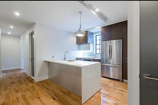 1st image of 72 Willoughby St #44