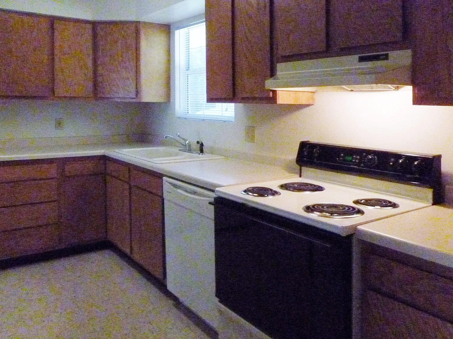 Meadowood Village Apartments — Photo 2