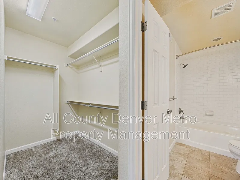 2 bed, 2.5 bath, 1211 sqft, $2,035 — Photo 2