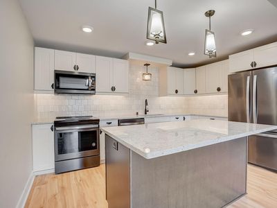 10521 Cedar Lake Rd APT 311, Minnetonka, MN, 55305