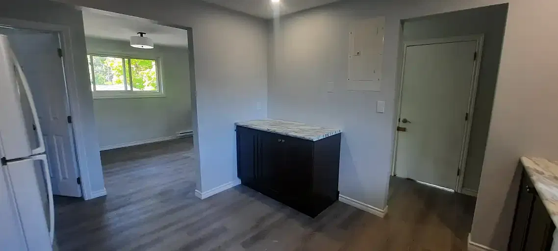 2 bed, 1.0 bath, 920 sqft, $1,800 — Photo 3