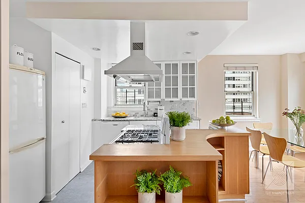 Sold by Compass | media 2