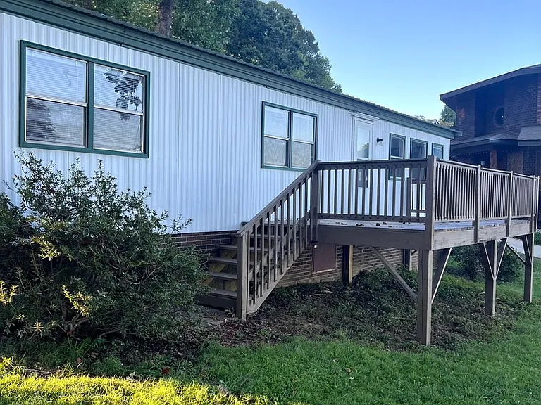 6950 Ingleside Dr — Photo 2