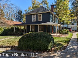 518 3rd Ave W APT A, Hendersonville, NC 28739