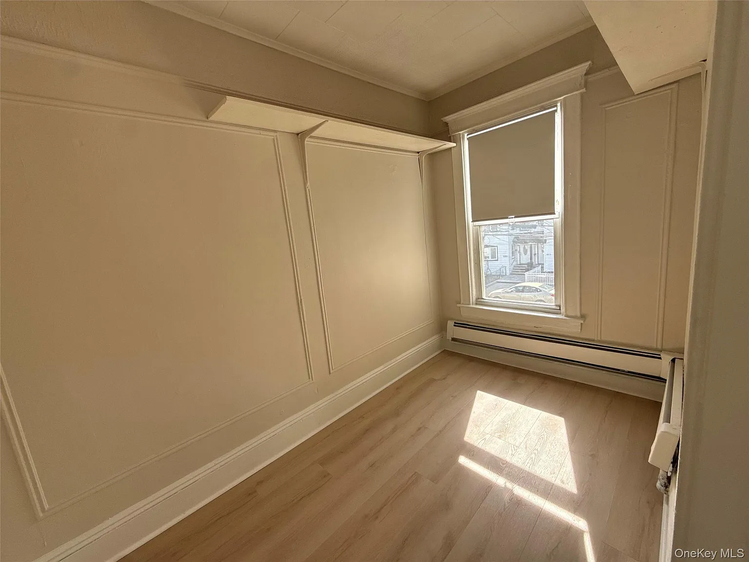 3 bed, 1.0 bath, 1956 sqft, $3,200 — Photo 4