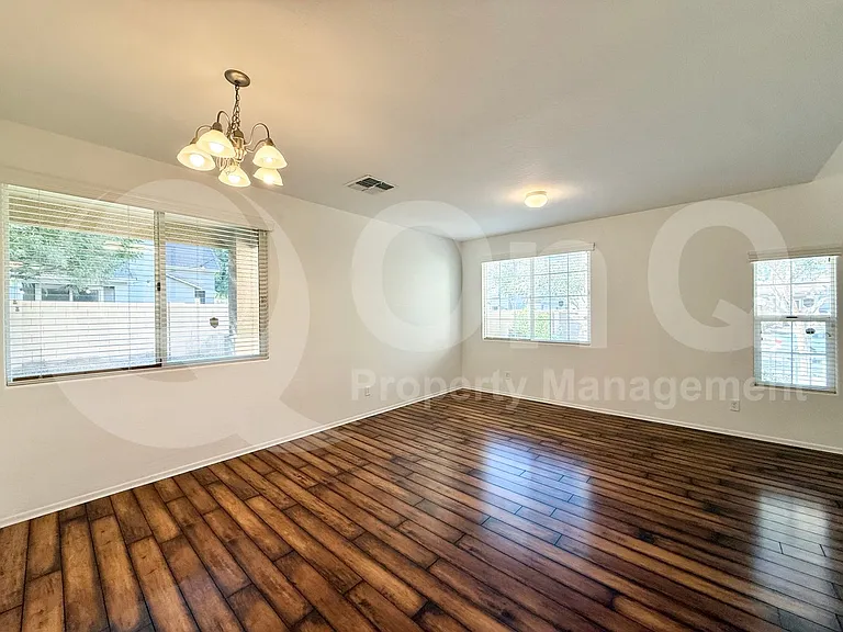 2209 E Pecan Rd — Photo 7
