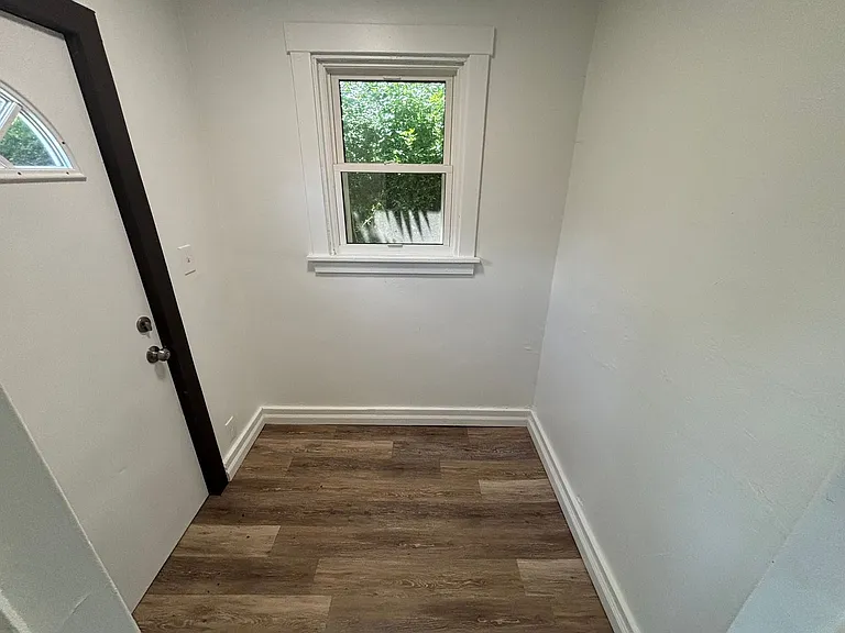119 Grant Ave — Photo 15