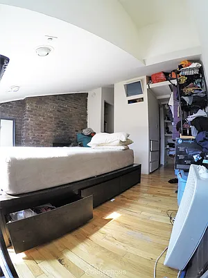 Rented by City Connections Realty | media 20