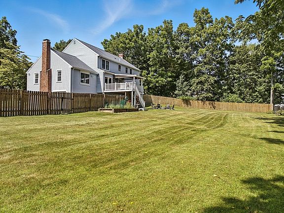 4th image of 351 Farm Rd