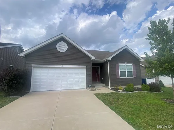 417 Timber Valley Trl, Fenton, MO 63026
