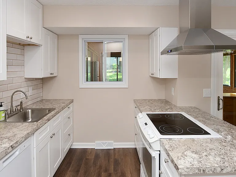 14028 Madison Cir — Photo 1