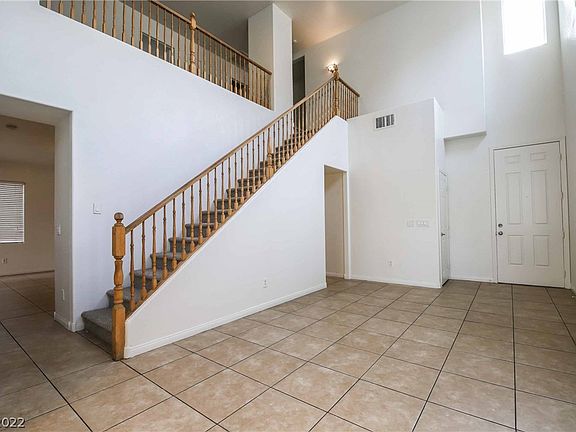 4th image of 4348 Pacific Crest Ave