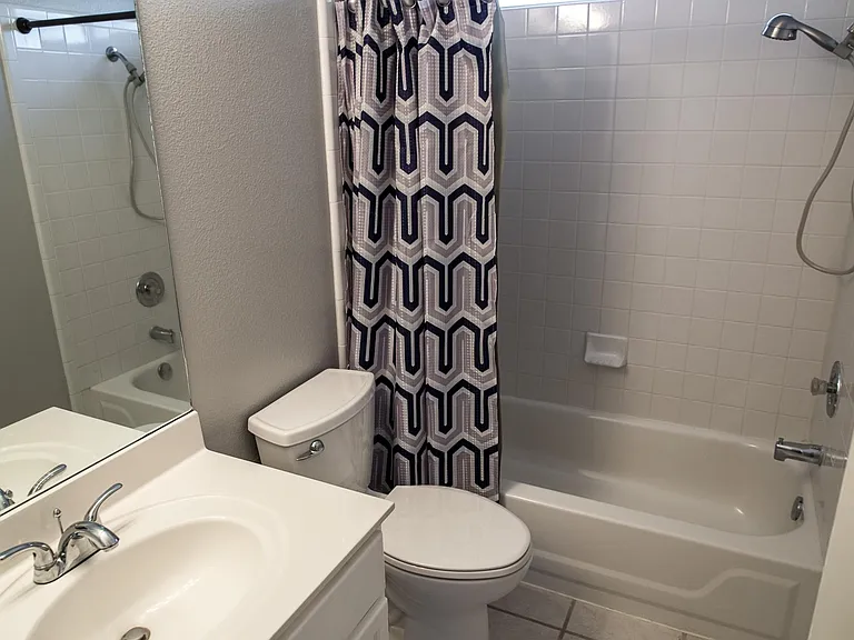 Full Hallway Bathroom on the Second Floor