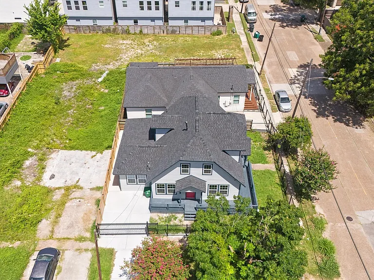 2220 Holman St — Photo 26