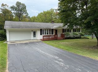 10340 Ridgecrest Rd, Utica, NY 13502