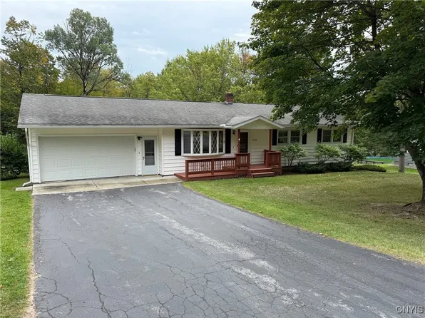 10340 Ridgecrest Rd, Utica, NY 13502