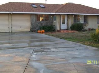 18285 S Cedar Ave, Laton, CA 93242