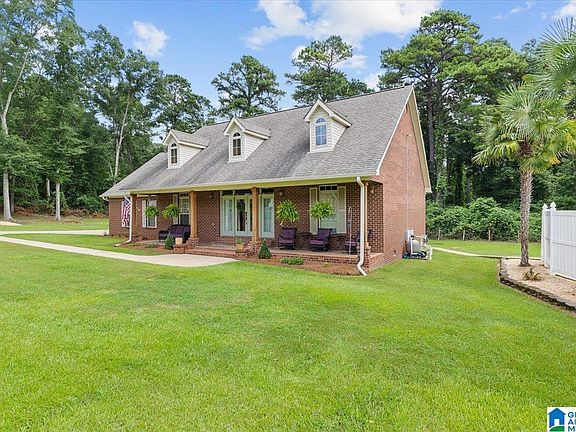 4th image of 255 Kristin Ln