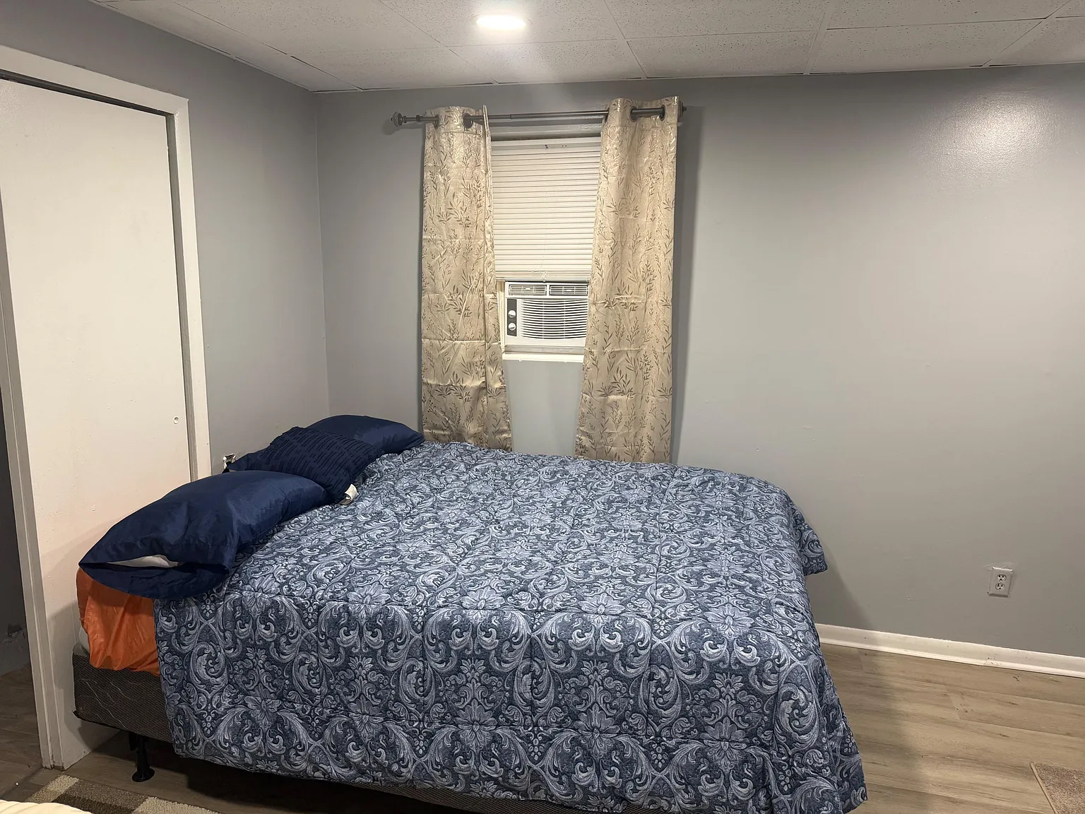 3 bed, 2.0 bath, 2800 sqft, $1,325 — Photo 2