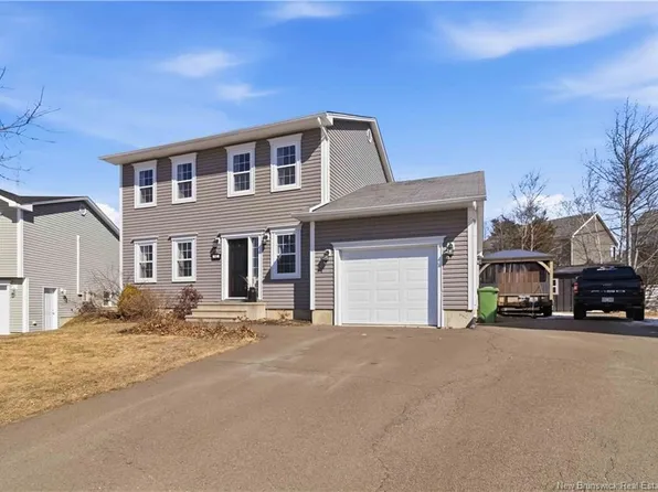 92 Blanchard Ct, Fredericton, NB E3G 3X2