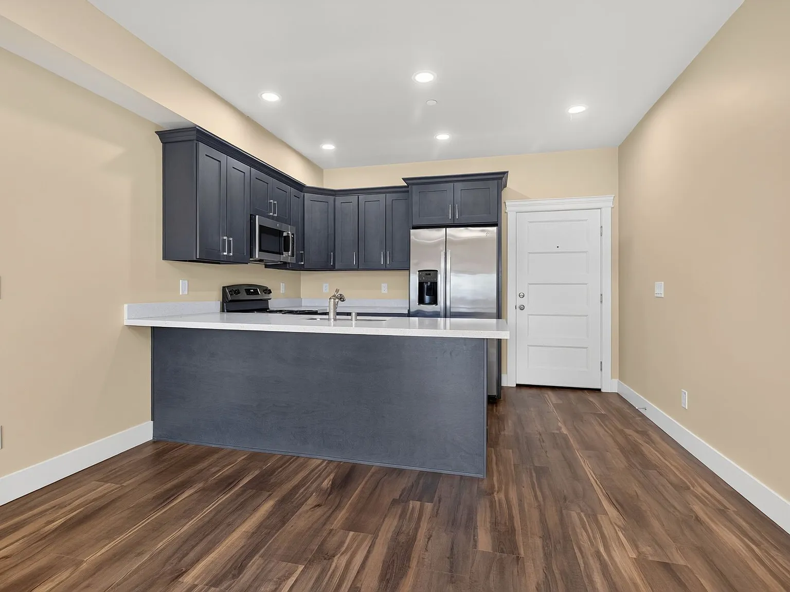 Blossom Apartments — Photo 3