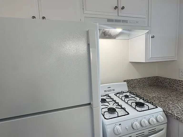 222 G St — Photo 14