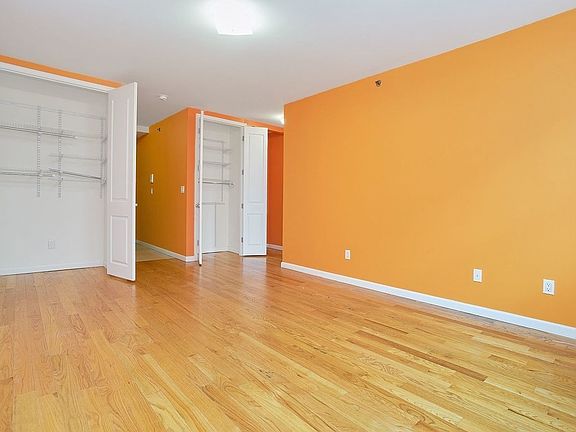 5th image of 3051 Brighton 3 St #105