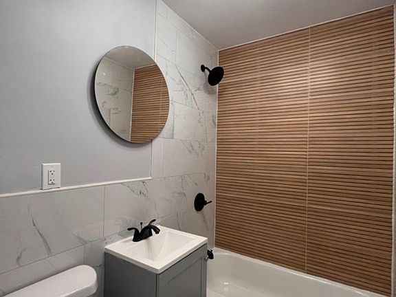 5th image of 122 Corbin Ave #204D