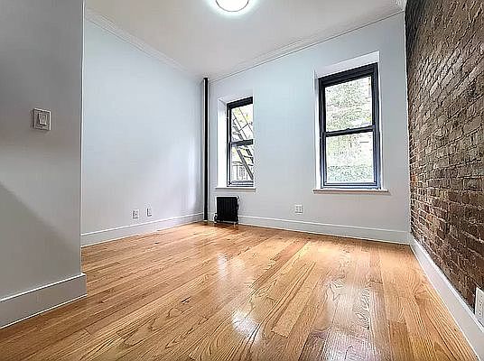 5th image of 309 E 75th St #29