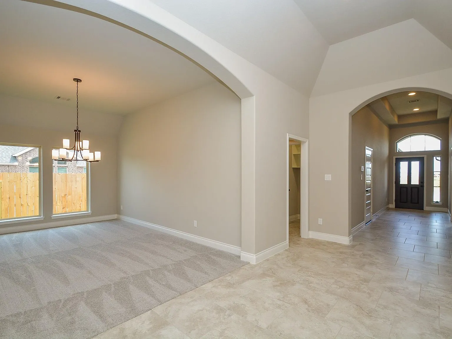 4 bed, 2.5 bath, 2329 sqft, $2,700 — Photo 2