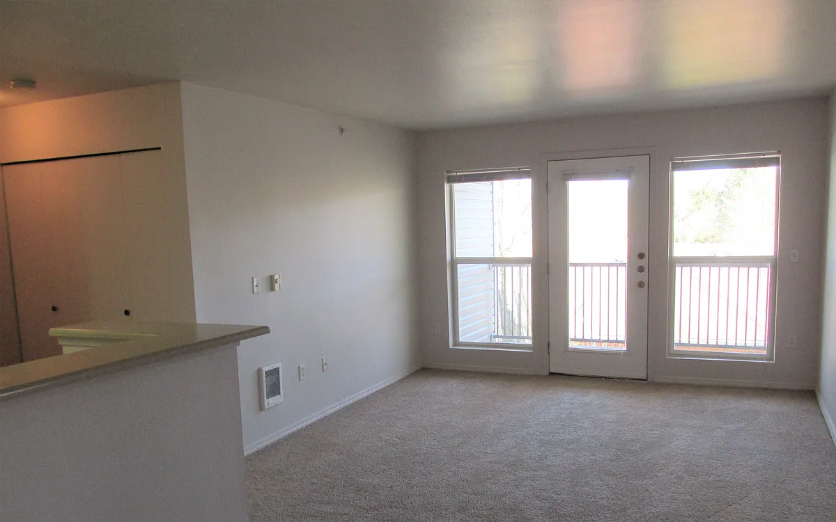 Building Photo - 925 SW 163rd Ave #132