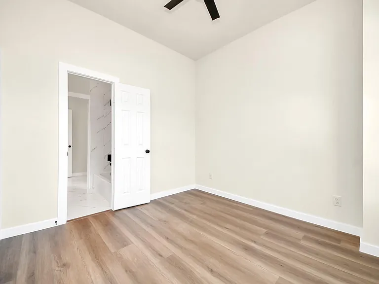 8025 Peachtree St #D — Photo 22