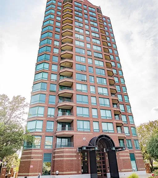 3320 Spinnaker Ln #17E — Photo 1
