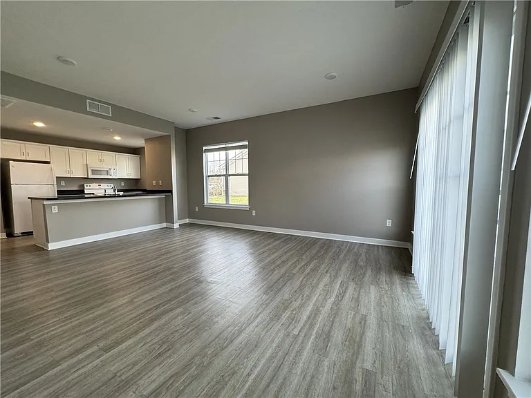 29 Green Spring Ln — Photo 9
