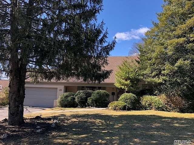 1st image of 5 Stuart Dr E