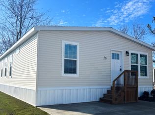 26 Oak Dr, Hamlin, NY