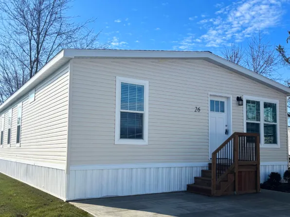 26 Oak Dr, Hamlin, NY 14464