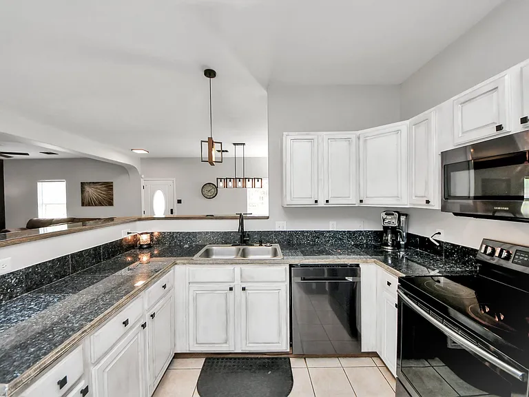 1603 Dove Run — Photo 9
