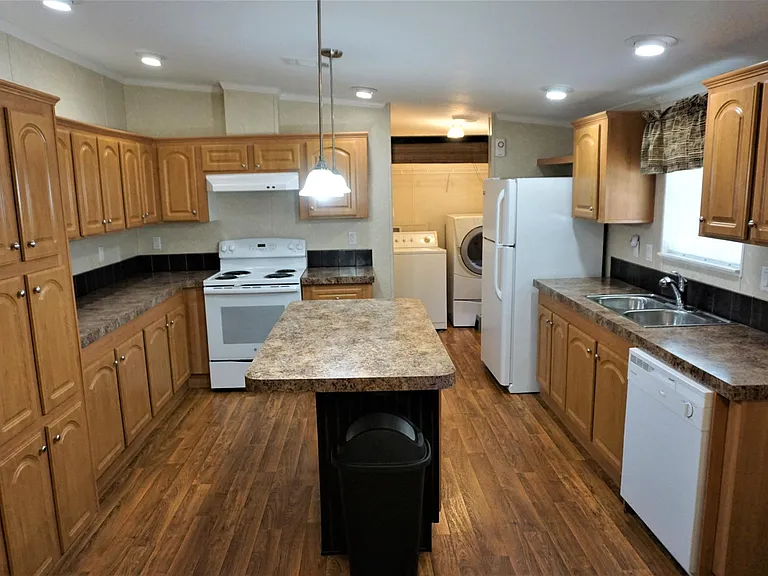 116 Pine Ln — Photo 6
