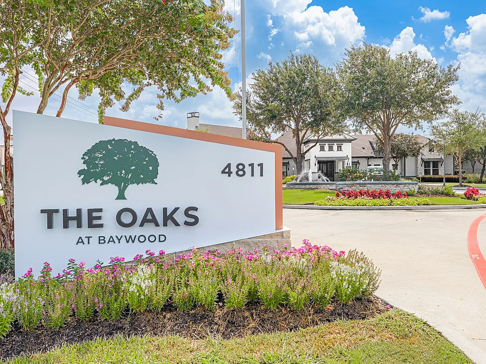 The Oaks at Baywood