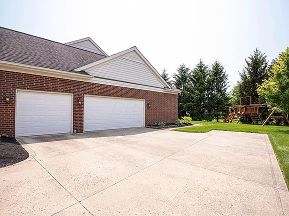 3rd image of 5978 Shadow Creek Dr