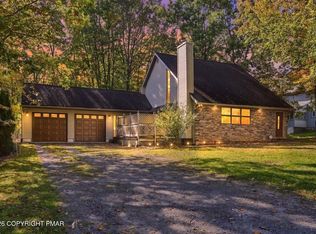 28 Heath Ln, Mount Pocono, PA 18344