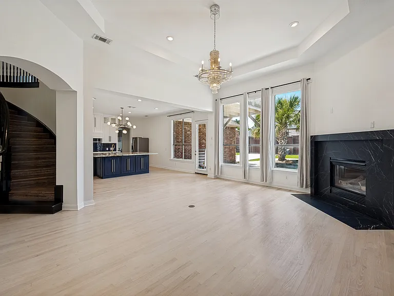 1419 Biltmore Ct — Photo 9
