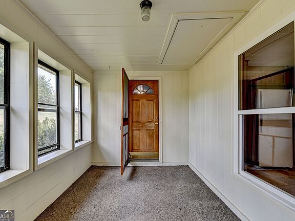 5th image of 920 Hester Dr