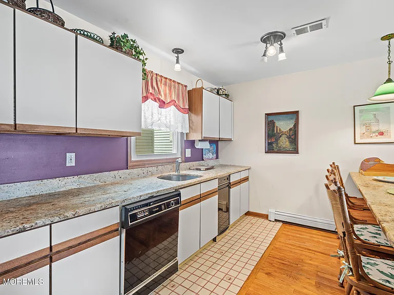 4 Webb Ave #SUMMER WEEKLY -C — Photo 15