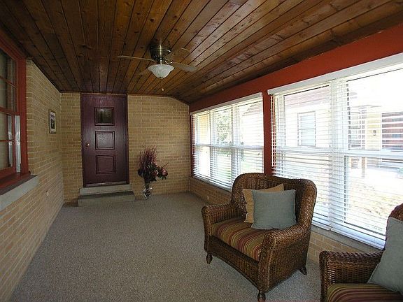 2nd image of 817 S Kensington Ave
